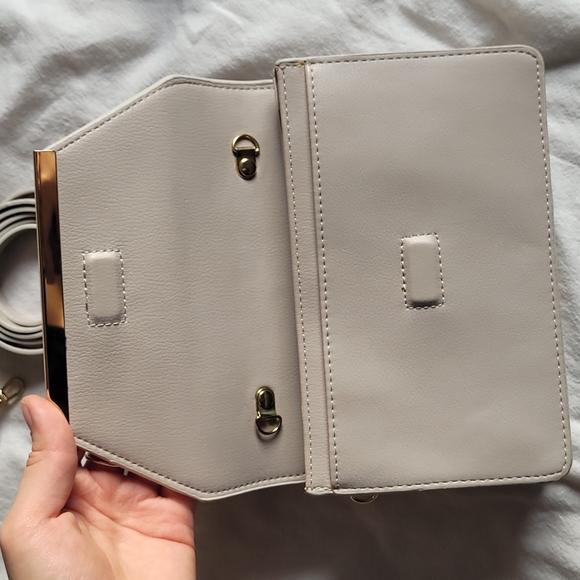 Convertible clutch / purse / shoulder bag - Picture 4 of 8